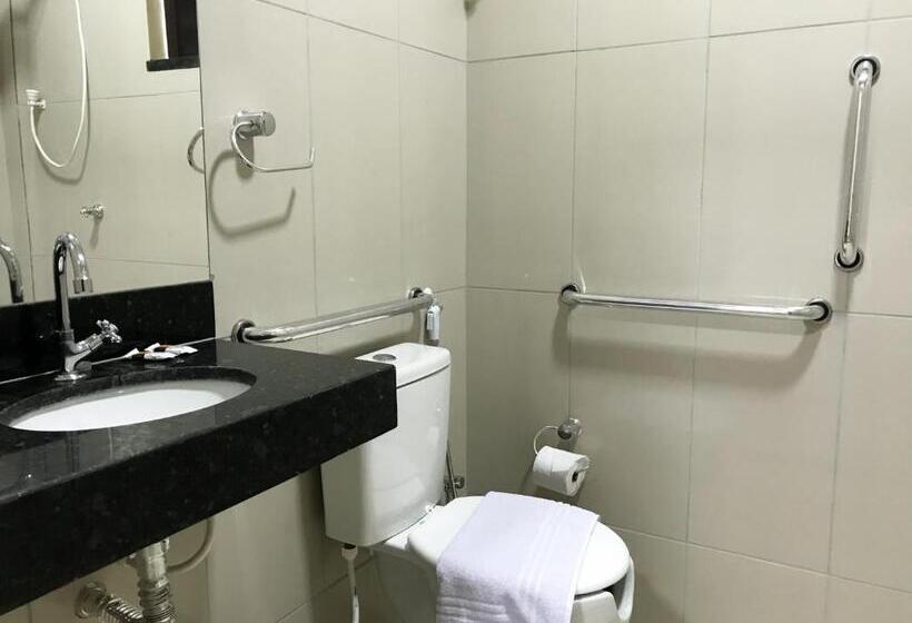 Quarto Estandar para Deficientes Físicos, Império