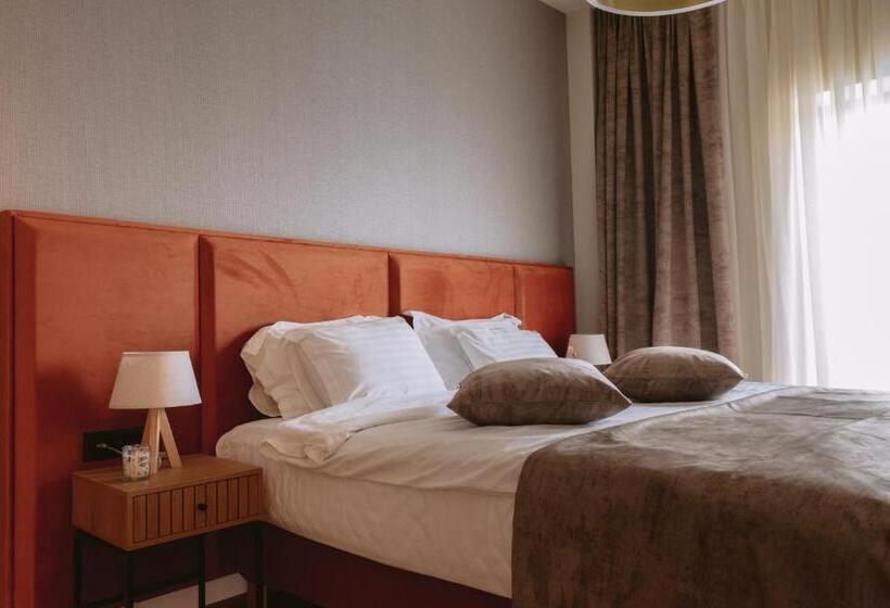 דירת חדר, La Boheme Corbeanca   Partener Therme