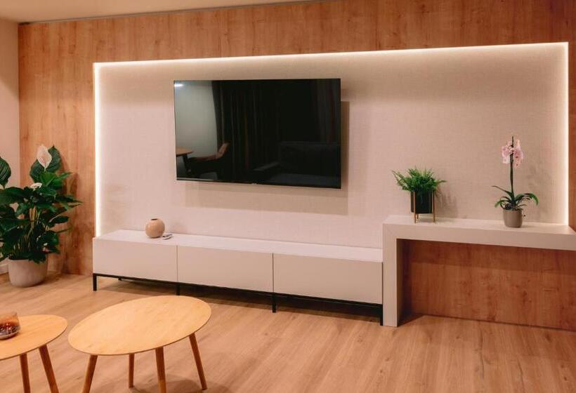 דירת חדר, La Boheme Corbeanca   Partener Therme