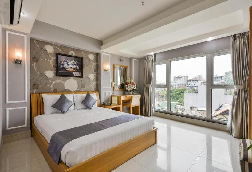 سوییت جونیور, Lucky Star Hotel   Bui Vien Walking Street