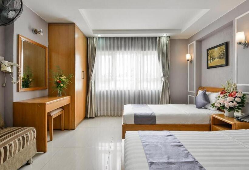 مجموعه ویستا شهر, Lucky Star Hotel   Bui Vien Walking Street