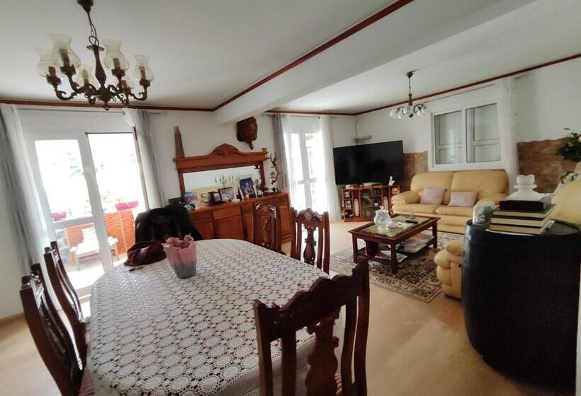 اتاق خانوادگی با چشمانداز کوه, Maison De Charme, En Plaine Poésie Chez L Habitant