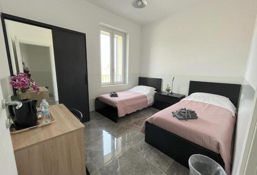 اتاق استاندارد با سرویس بهداشتی مشترک, Welcome Milano Guest House