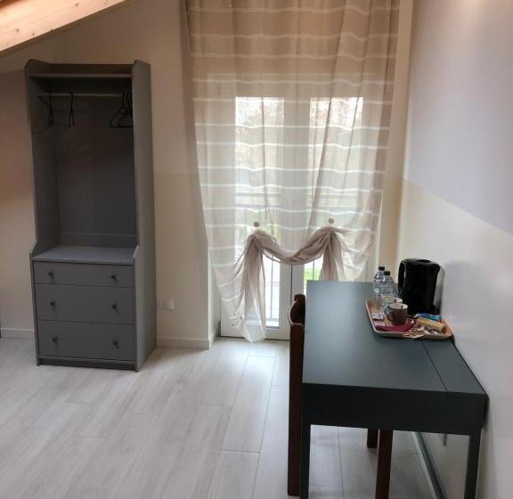 اتاق استاندارد با سرویس بهداشتی مشترک, Welcome Milano Guest House