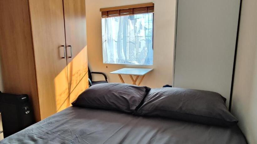 스탠다드 룸, Wembley House