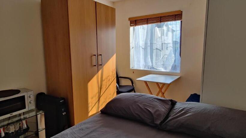 스탠다드 룸, Wembley House