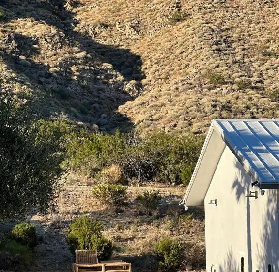Villa 3 Makuuhuonetta, Two Pepper Ranch   A Desert Oasis
