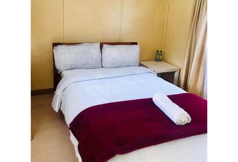 اتاق لوکس یک تخته, Royale Karen