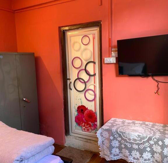 Quarto Deluxe, Solo Stays   Backpacker Hostel