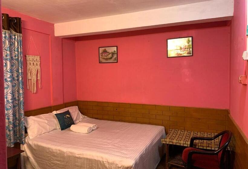 Quarto Triplo Estandar, Solo Stays   Backpacker Hostel