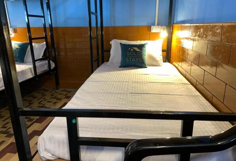 Lit en Chambre Commune, Solo Stays   Backpacker Hostel