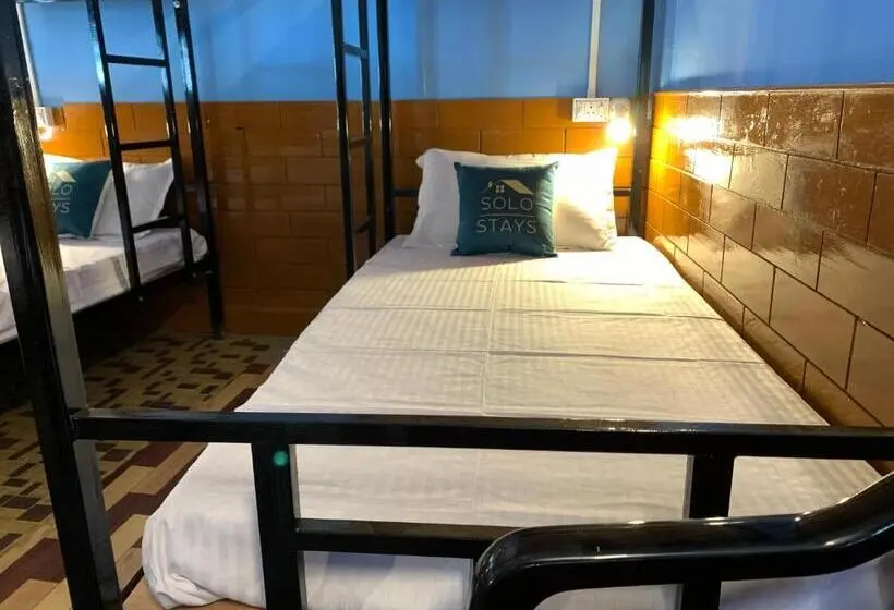 Lit en Chambre Commune, Solo Stays   Backpacker Hostel