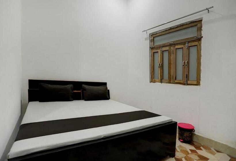 三人经典房间, O Nayara