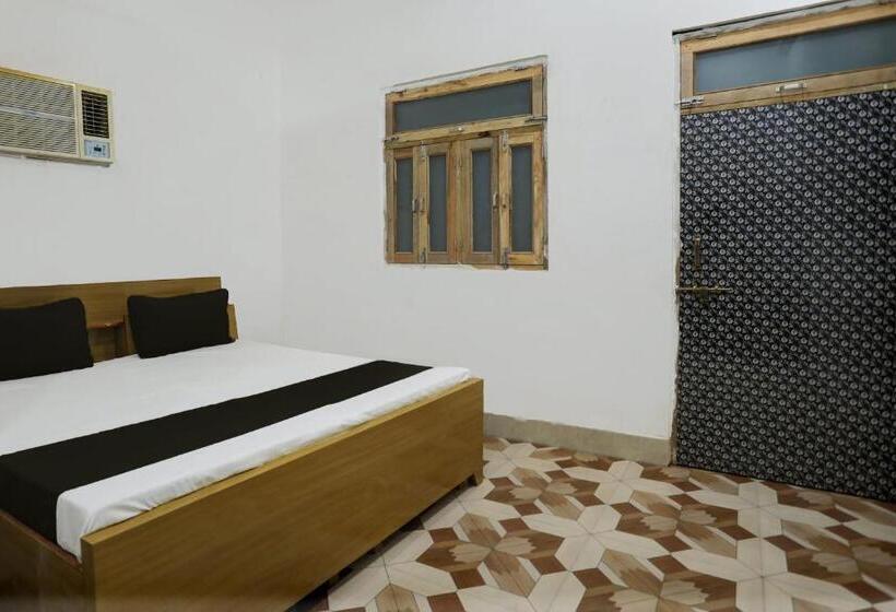 三人经典房间, O Nayara