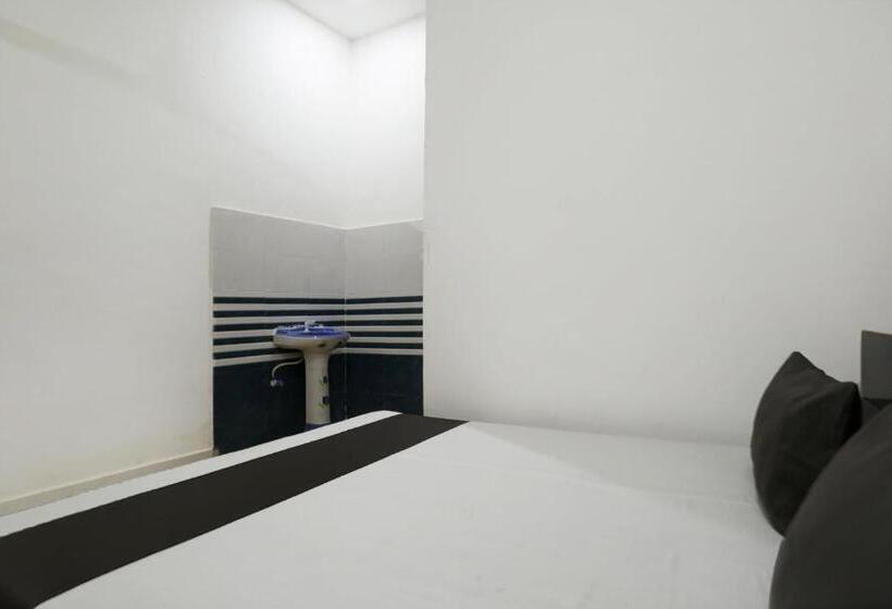 三人经典房间, O Nayara