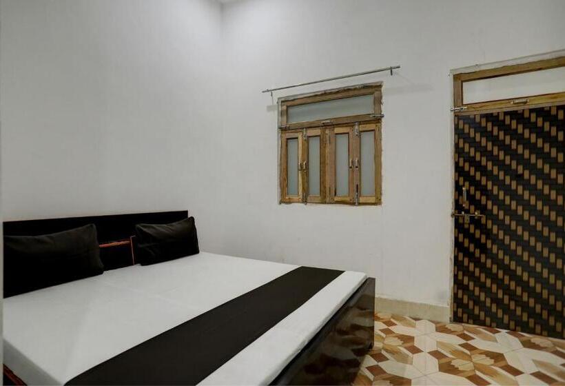 三人经典房间, O Nayara