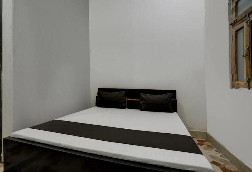 三人经典房间, O Nayara