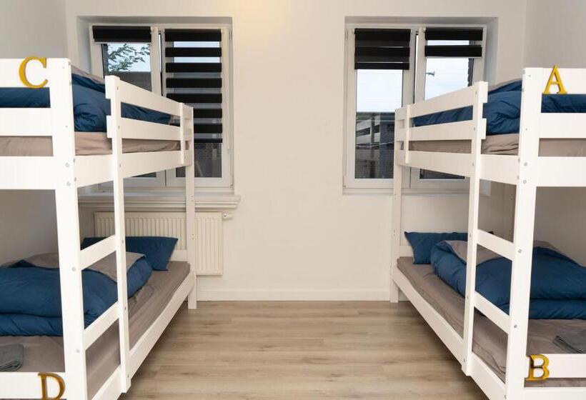 تختخواب در اتاق مشترک, Downtown Apartments