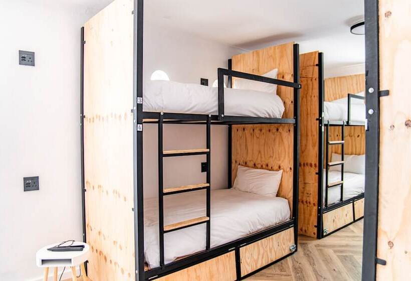 Кровать в Общей Комнате, Wunderlux