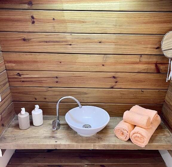 标准三人间, El Boho