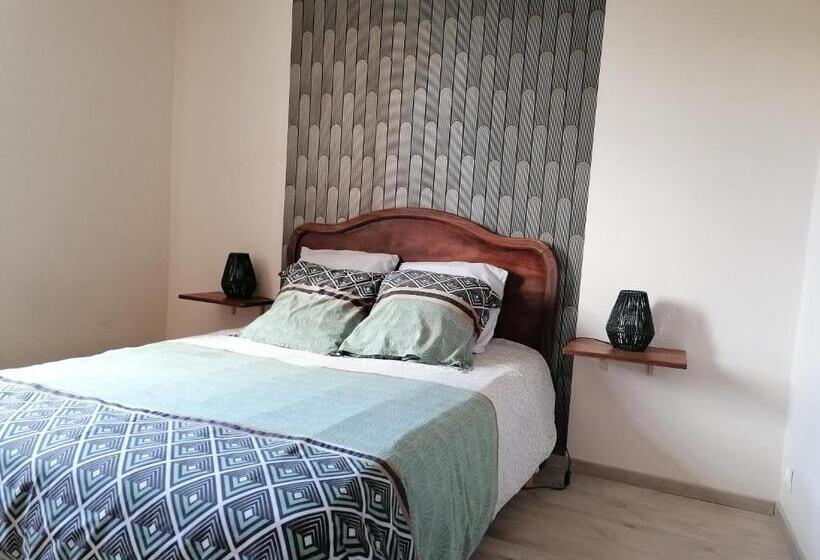 スタンダードルーム, La Croisée