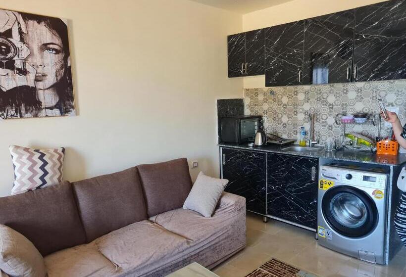 استودیوی استاندارد با چشم‌انداز دریا, Casablanca Star Hurghada كازابلانكا ستار الغردقة