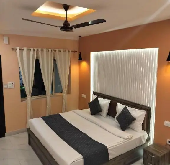 デラックスルーム, Ganeshwaram Hotel & Restaurant, Bhowali, Nainital