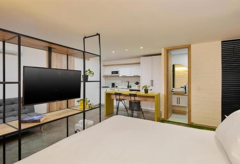 디럭스 스위트, Altio