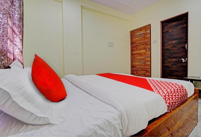 Classic Kolmen Hengen Huone, Oyo Flagship Bluebird Service Apartment