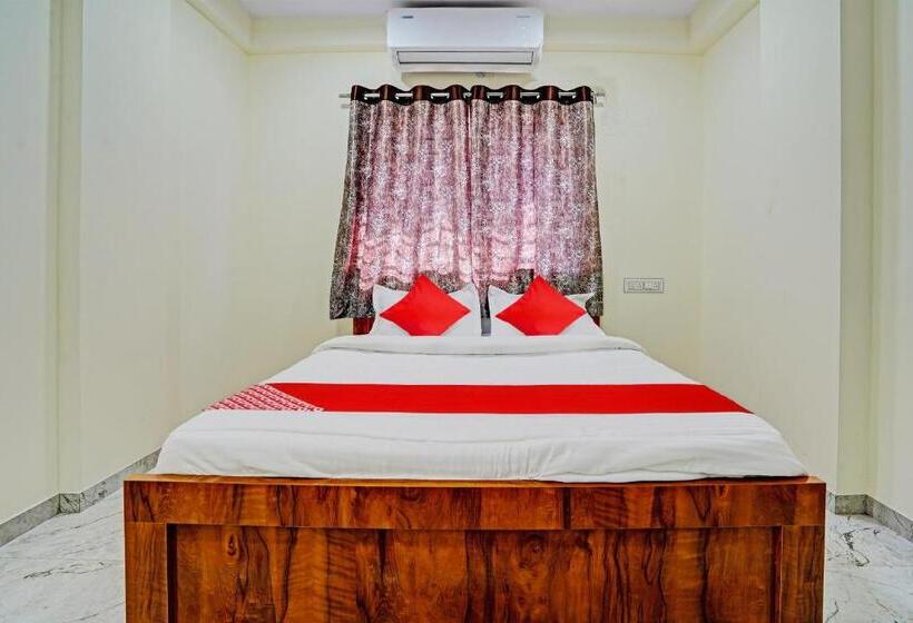 اتاق کلاسیک سه تخته, Oyo Flagship Bluebird Service Apartment