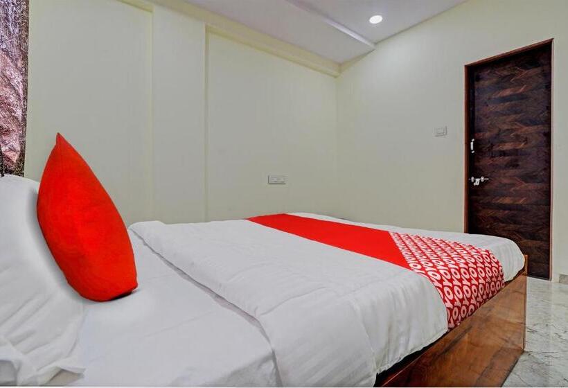 Classic Kolmen Hengen Huone, Oyo Flagship Bluebird Service Apartment