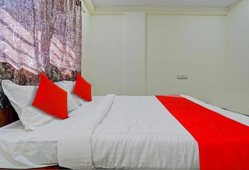 اتاق کلاسیک سه تخته, Oyo Flagship Bluebird Service Apartment
