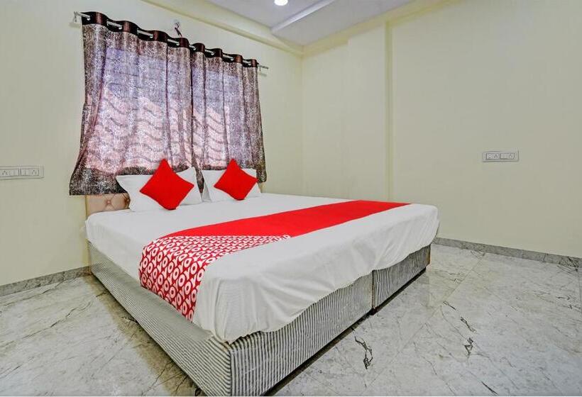 اتاق کلاسیک سه تخته, Oyo Flagship Bluebird Service Apartment