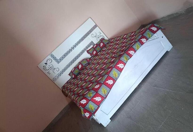 三人经典房间, Oyo Maa Bhagwati Palace