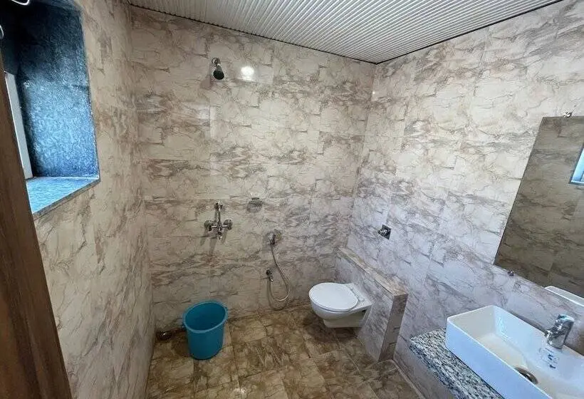Pokój Deluxe, Pratap Heights