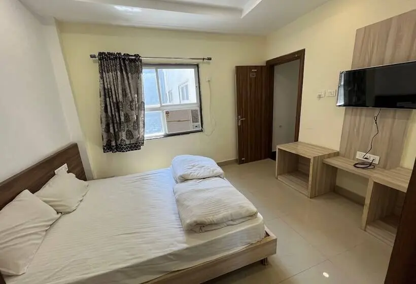 Pokój Deluxe, Pratap Heights