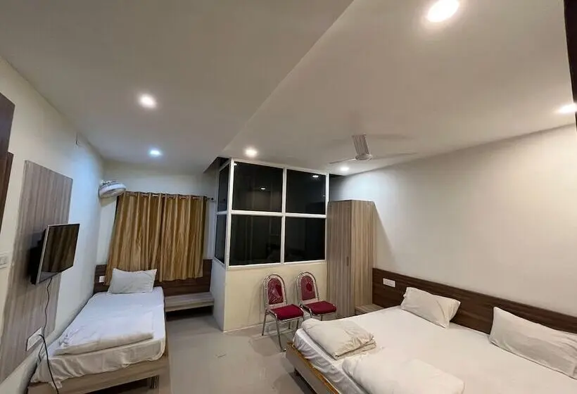 Pokój Deluxe, Pratap Heights