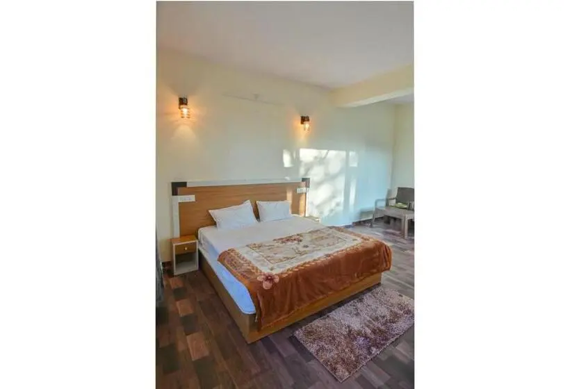ファミリールーム, Saraj Valley Homestay Cheog