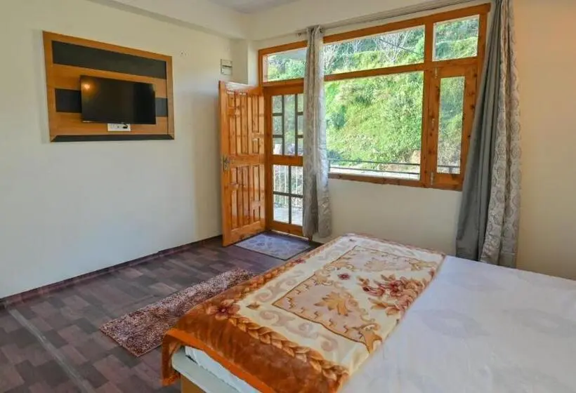 ファミリールーム, Saraj Valley Homestay Cheog