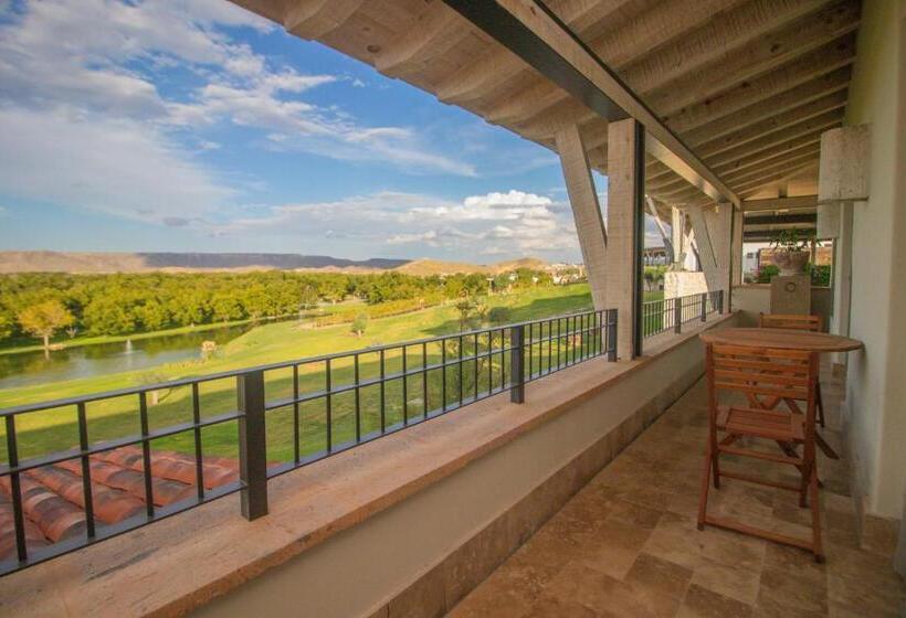 Suite with lake view, Vinícola Parvada By Lumina