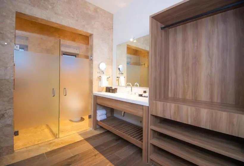 Suite with lake view, Vinícola Parvada By Lumina