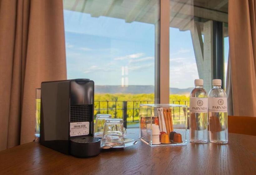 Suite with lake view, Vinícola Parvada By Lumina