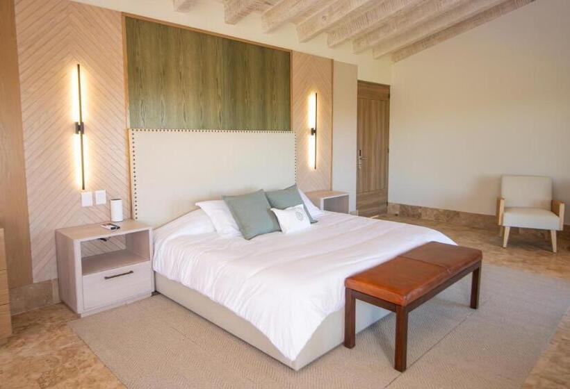 Suite with lake view, Vinícola Parvada By Lumina