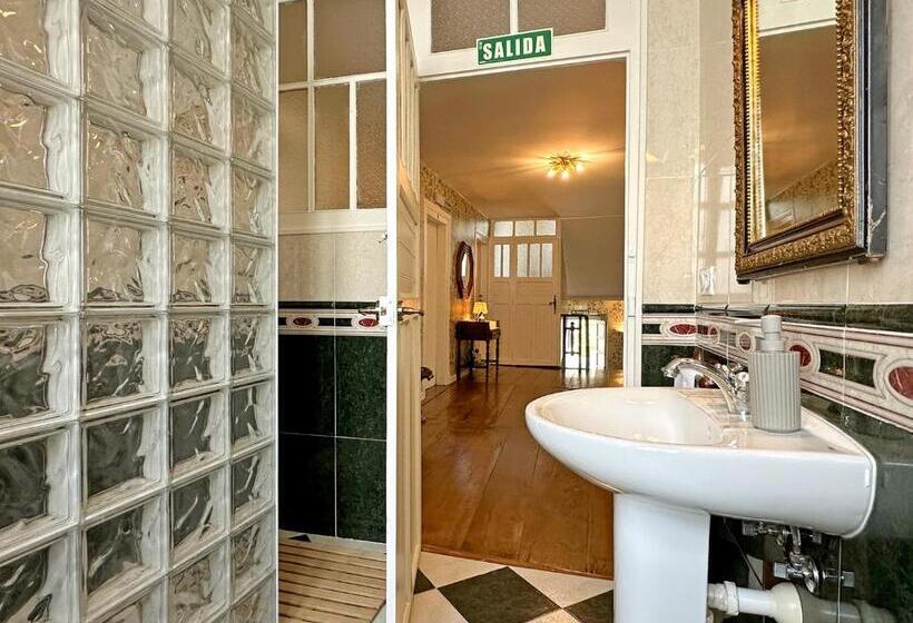 带共用浴室的标准房间, Etxeale