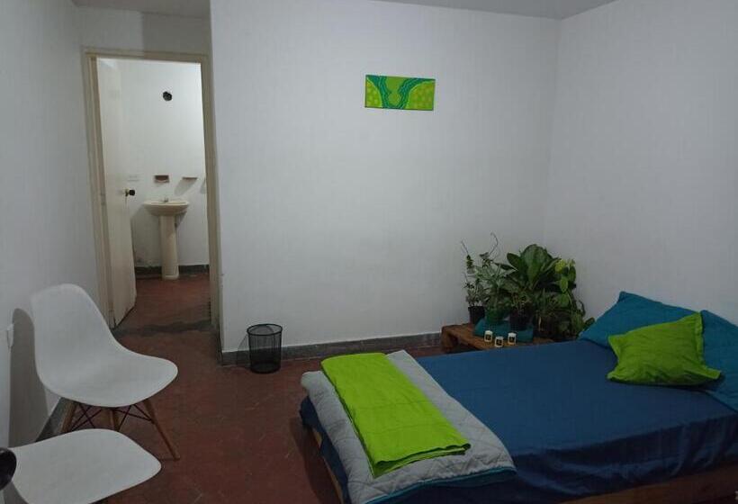 اتاق استاندارد, Hostel B