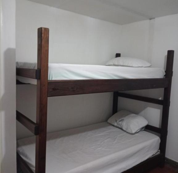 اتاق استاندارد چهار تخته, Hostel B