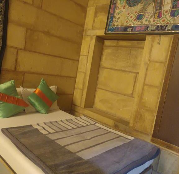 标准间, Safari Guest House