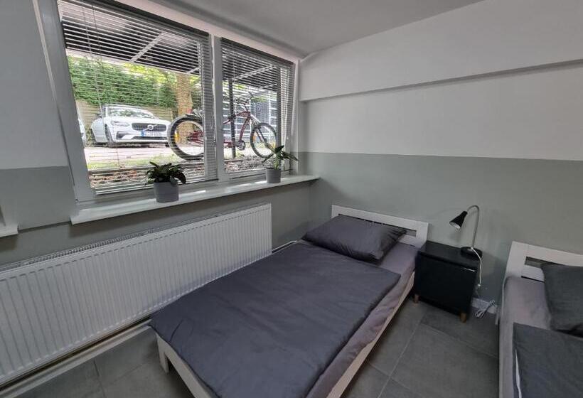 اتاق استاندارد چهار تخته, Quartier No. 9