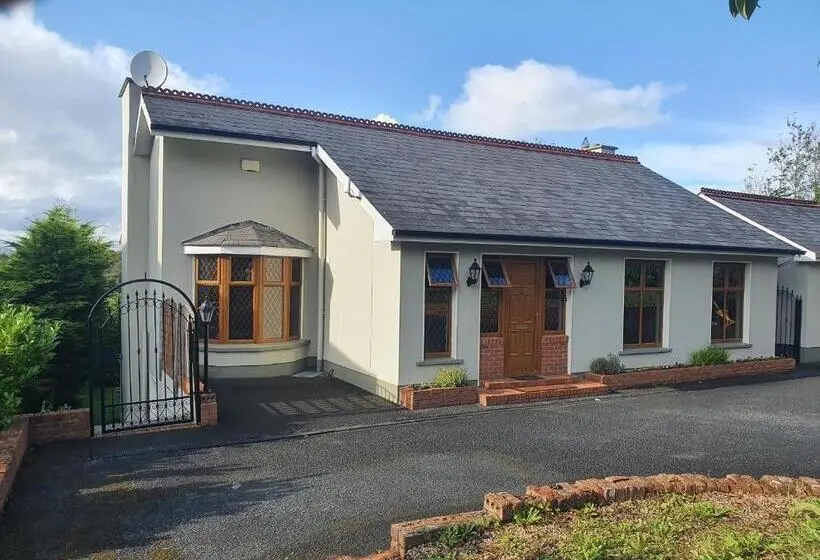 Perhebungalow, Hillcrest House