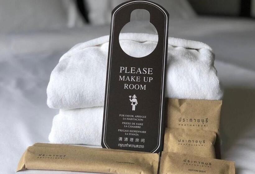 Standard Room Pool View, ประทายบุรี โฮเทล แอนด์ รีสอร์ท